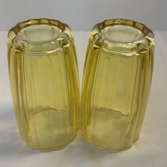 Scalloped 12oz Yellow Glass Tumblers Set of 2 Drinking Glasses 5.5'' Tall - Picture 3 of 3